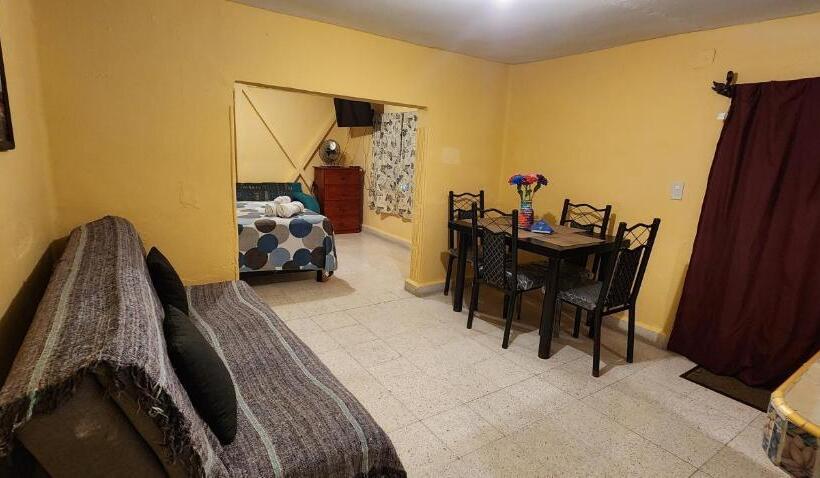 پانسیون Departamentos Muy Cercanos Al Aeropuerto T2 Wifi Free