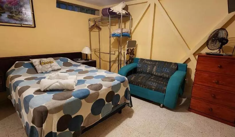 پانسیون Departamentos Muy Cercanos Al Aeropuerto T2 Wifi Free