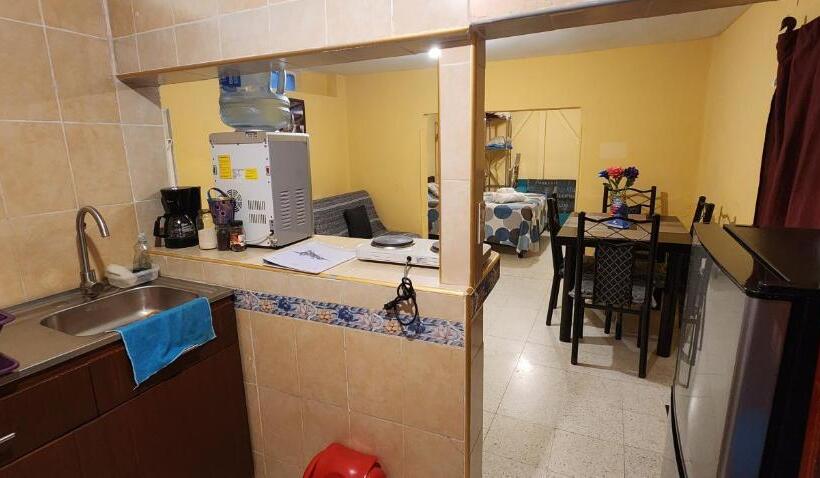 پانسیون Departamentos Muy Cercanos Al Aeropuerto T2 Wifi Free