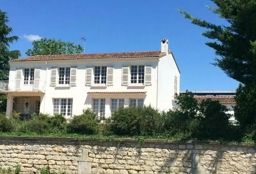پانسیون La Maison Blanche