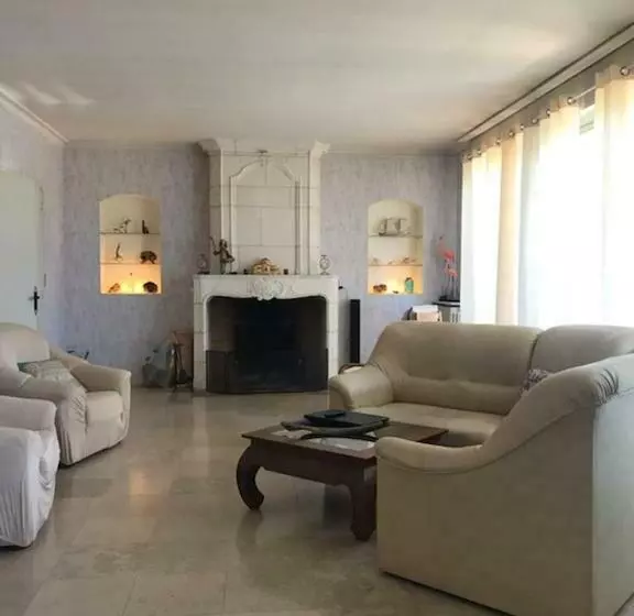 پانسیون La Maison Blanche