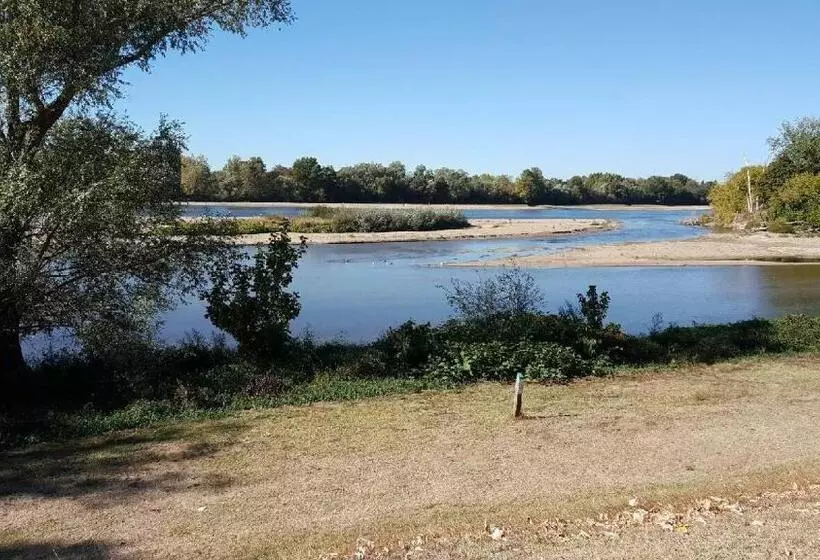 Majatalo Le P Tit Pouilly Du Val De Loire En Bourgogne !