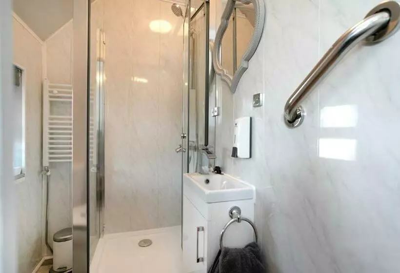 Aamiaismajoitus (B&B) Bed At Bowbridge, Centre Town