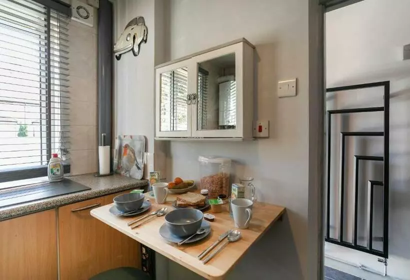 Aamiaismajoitus (B&B) Bed At Bowbridge, Centre Town