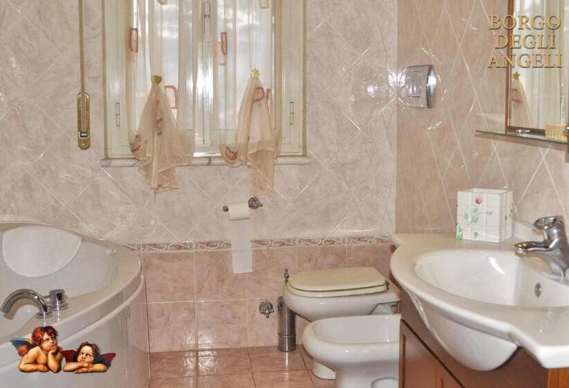 צימר Borgo Degli Angeli Arcola