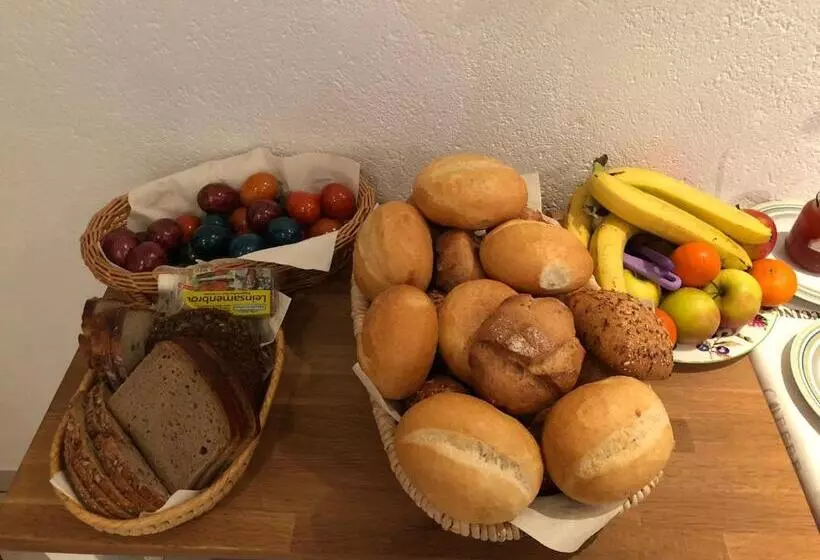 Aamiaismajoitus (B&B) Ferienhof Kröger