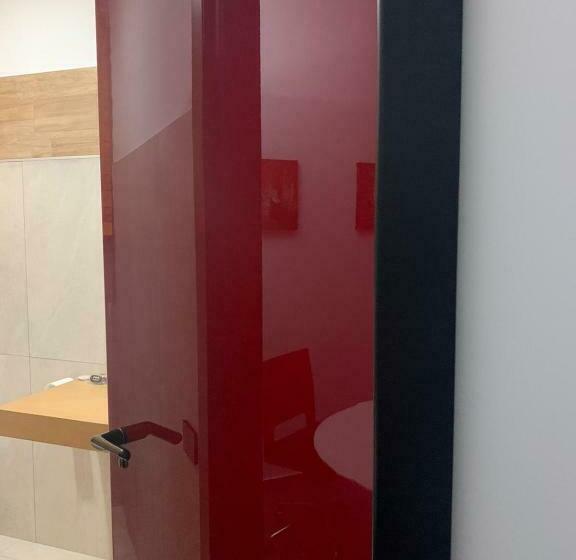 تختخواب و صبحانه P