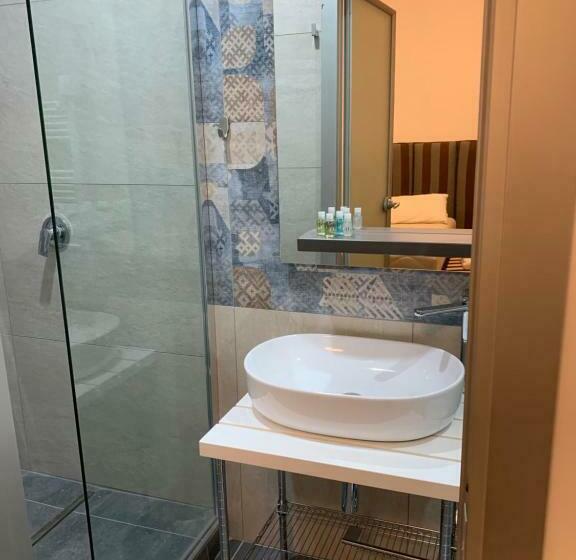 تختخواب و صبحانه P