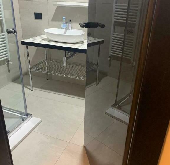 تختخواب و صبحانه P