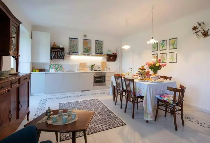 Aamiaismajoitus (B&B) Pietrantica   Affittacamere Con Giardino Nuova Apertura A Trebiano  Citr