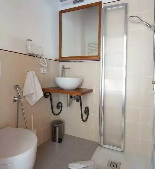 Aamiaismajoitus (B&B) Pietrantica   Affittacamere Con Giardino Nuova Apertura A Trebiano  Citr