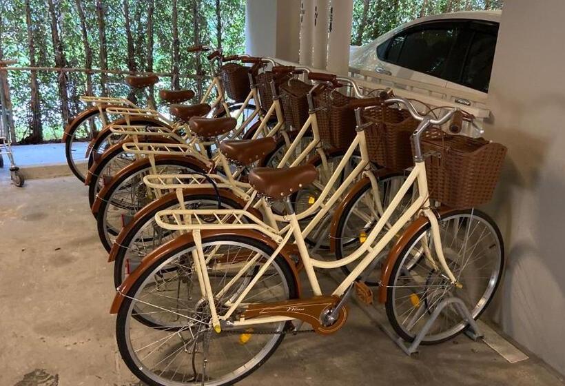 La Casita Pool Access Condo Huahin