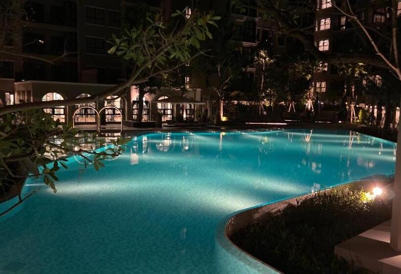La Casita Pool Access Condo Huahin