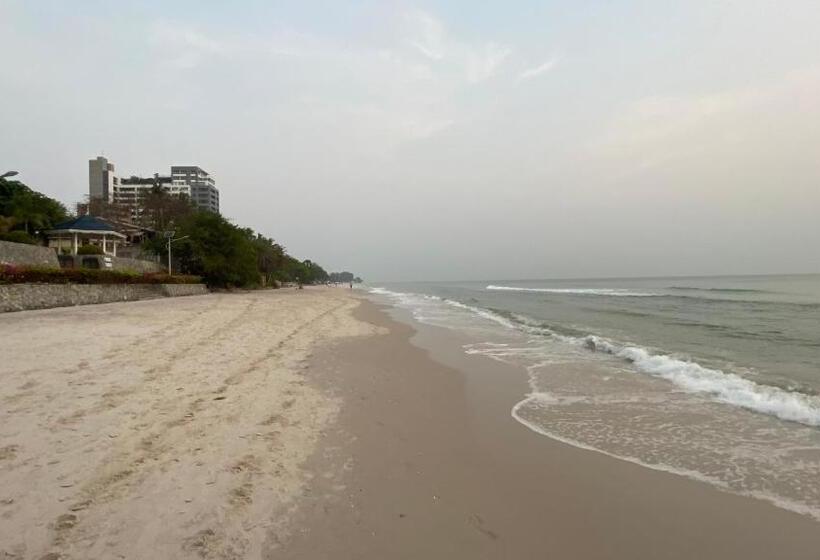 La Casita Pool Access Condo Huahin