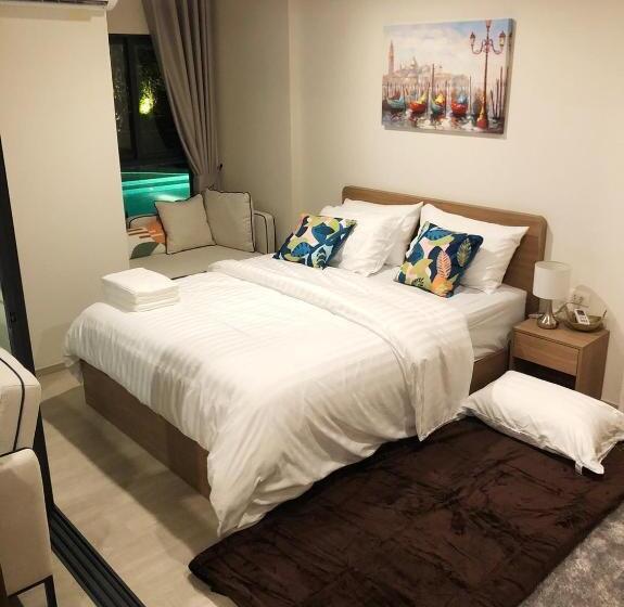 La Casita Pool Access Condo Huahin