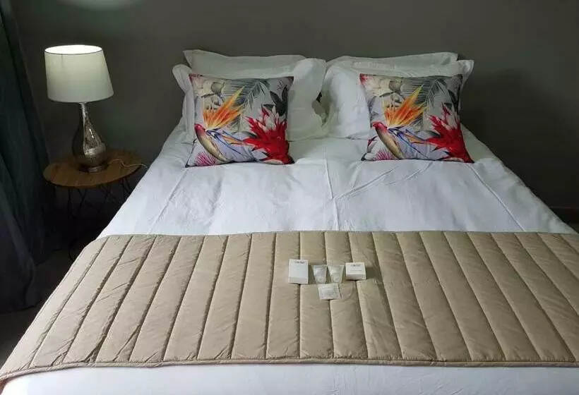 Majatalo A’ La Maison Guesthouse