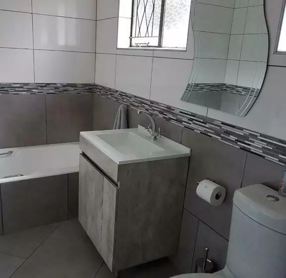 Majatalo A’ La Maison Guesthouse