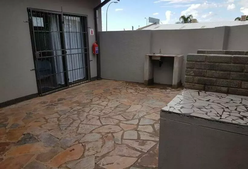 Majatalo A’ La Maison Guesthouse