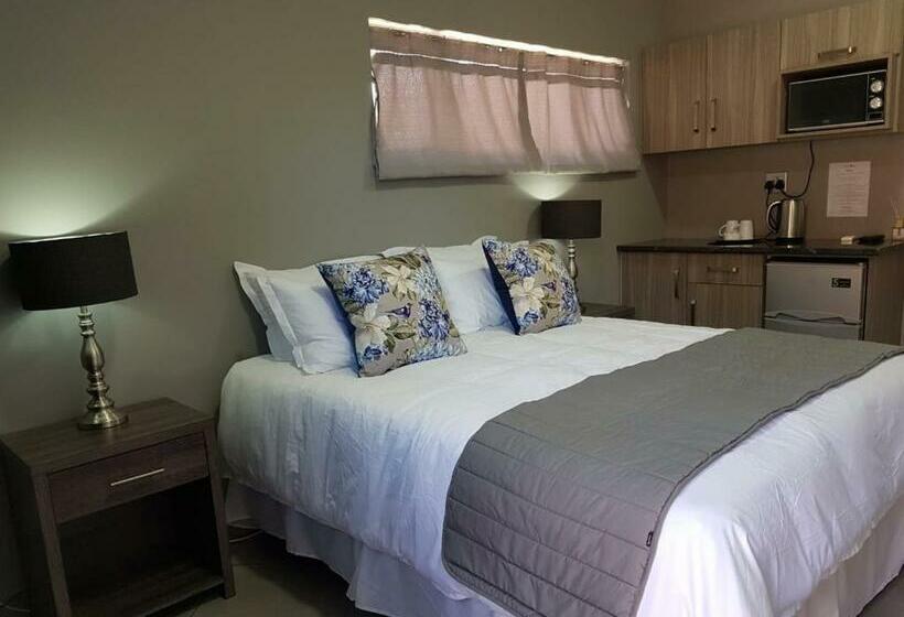 פנסיון A’ La Maison Guesthouse