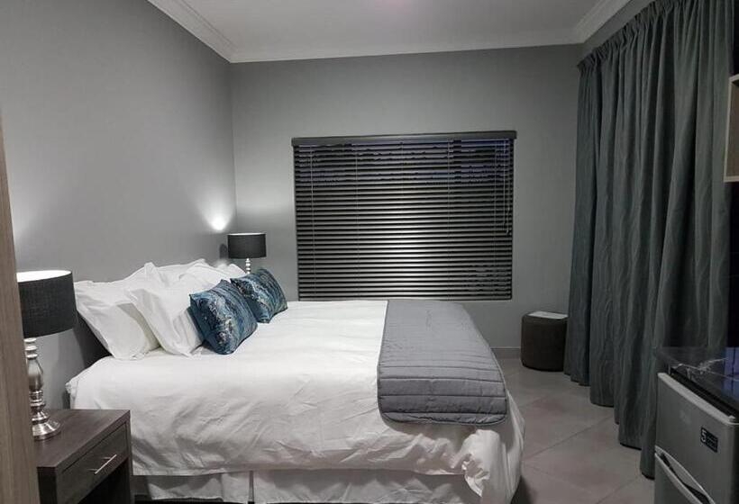 פנסיון A’ La Maison Guesthouse