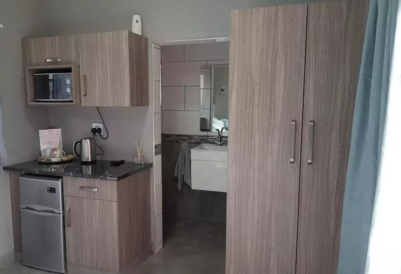 Majatalo A’ La Maison Guesthouse