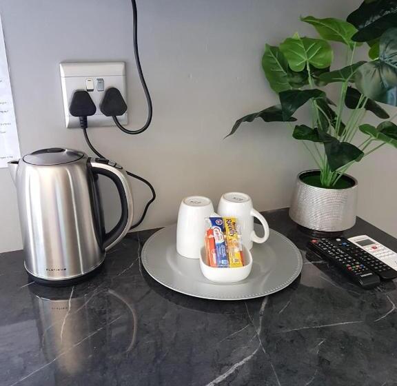 פנסיון A’ La Maison Guesthouse