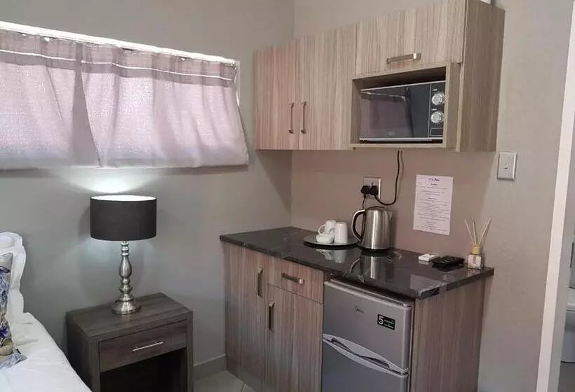 Majatalo A’ La Maison Guesthouse