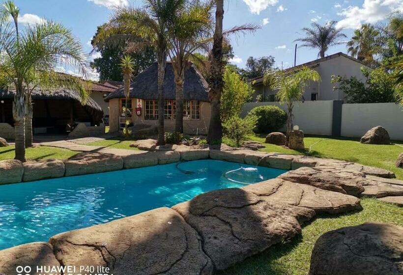 بنسيون The Outlook Guest House