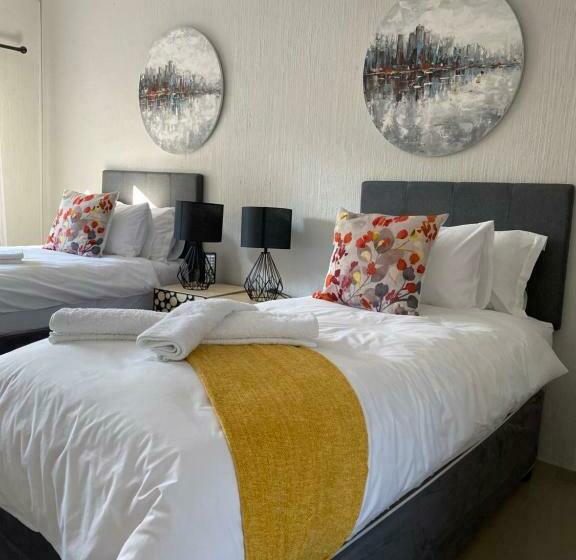 بنسيون The Outlook Guest House