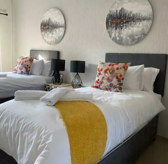 Majatalo The Outlook Guest House