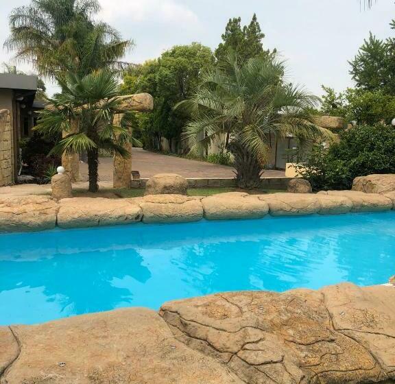 بنسيون The Outlook Guest House