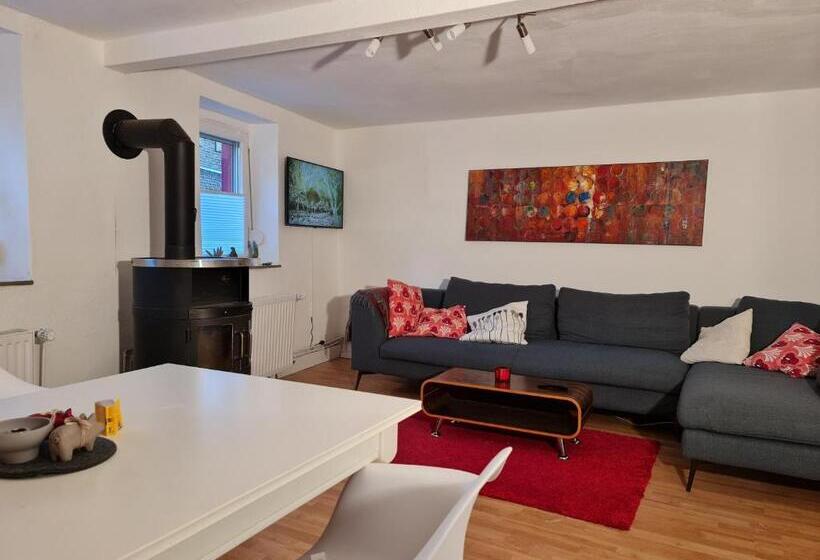 Schönste Lage Am Rhein In Unmittelbarer Stadtnähe, B & B