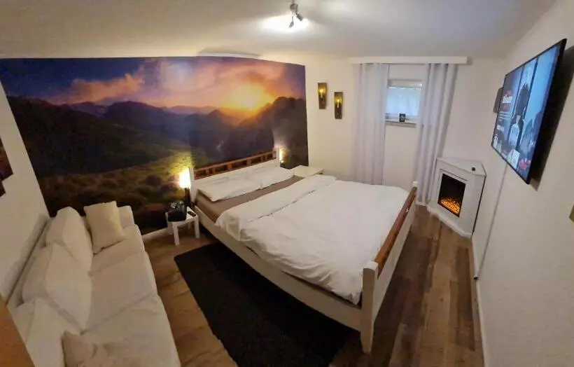 Schönste Lage Am Rhein In Unmittelbarer Stadtnähe, B & B