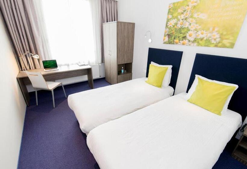 Hotelli Court Garden