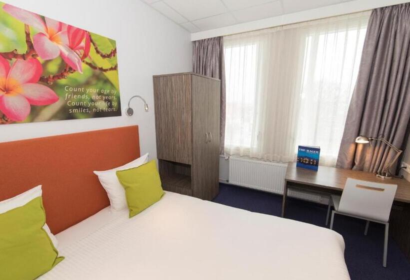 Hotelli Court Garden