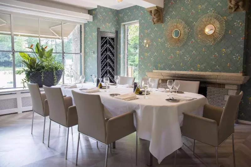 ホテル Auberge Du Bonheur