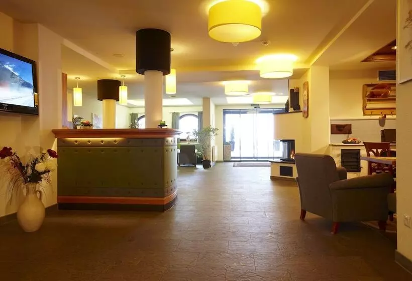 Hotelli Alpengasthof Grüner