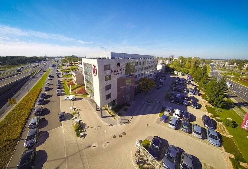 בית מלון כפרי Haston City