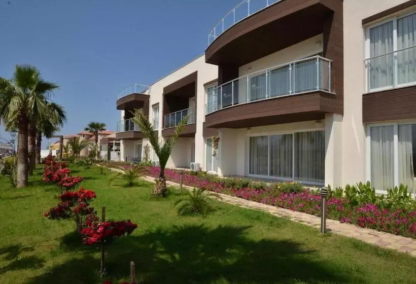 בית מלון כפרי Odyssey Residence Apartments