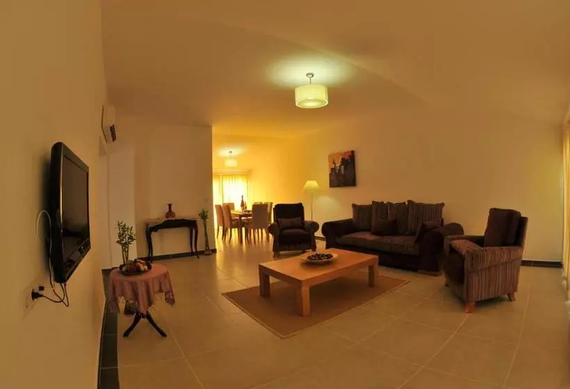 בית מלון כפרי Odyssey Residence Apartments