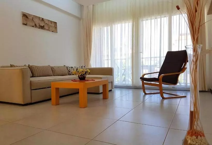 בית מלון כפרי Odyssey Residence Apartments