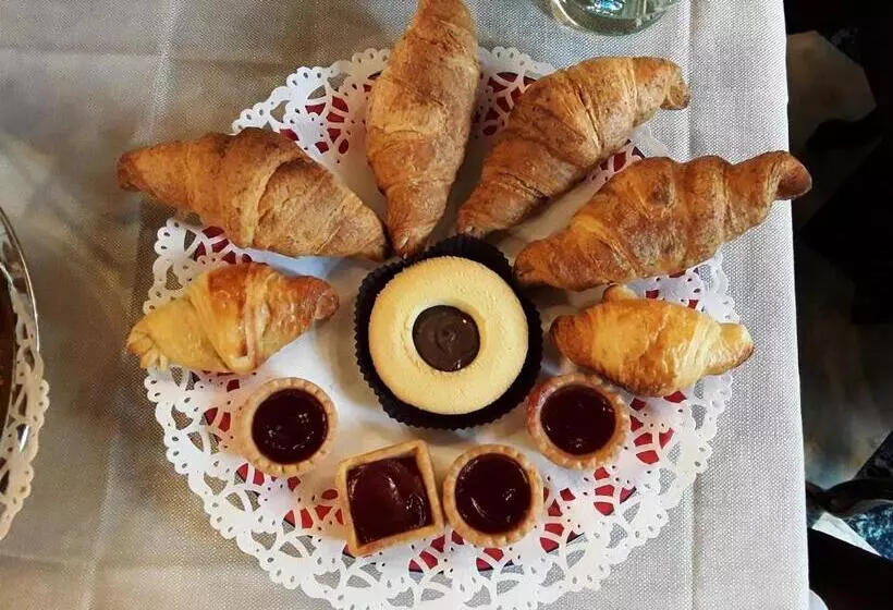 هتل Pensione Accademia  Villa Maravege