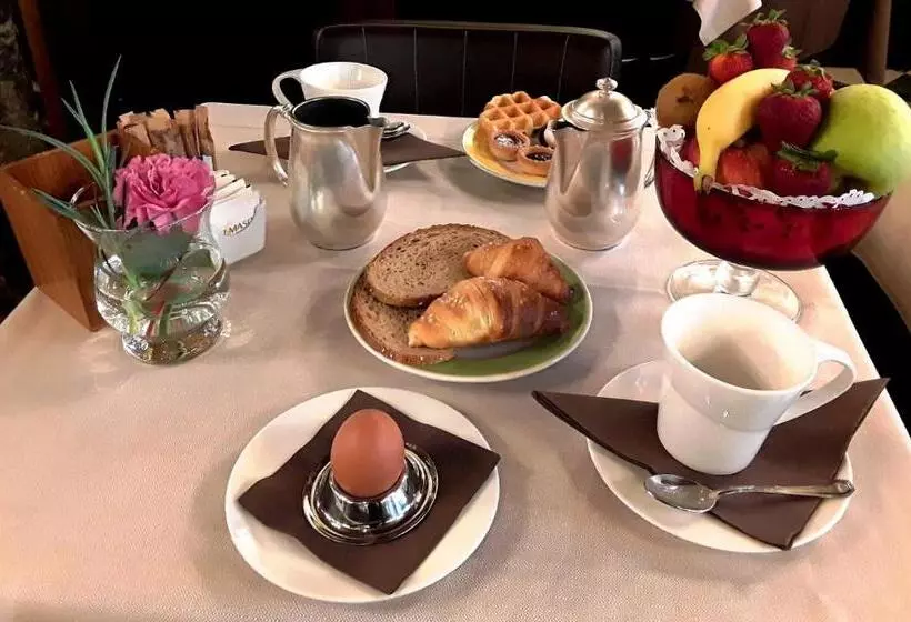 هتل Pensione Accademia  Villa Maravege