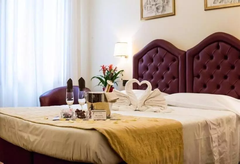 هتل Pensione Accademia  Villa Maravege