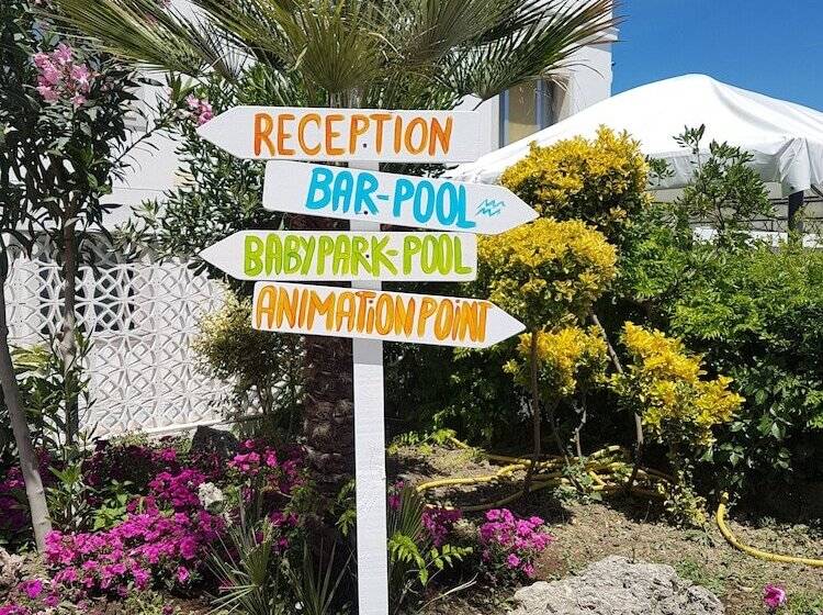 בית מלון כפרי Promenade Universale