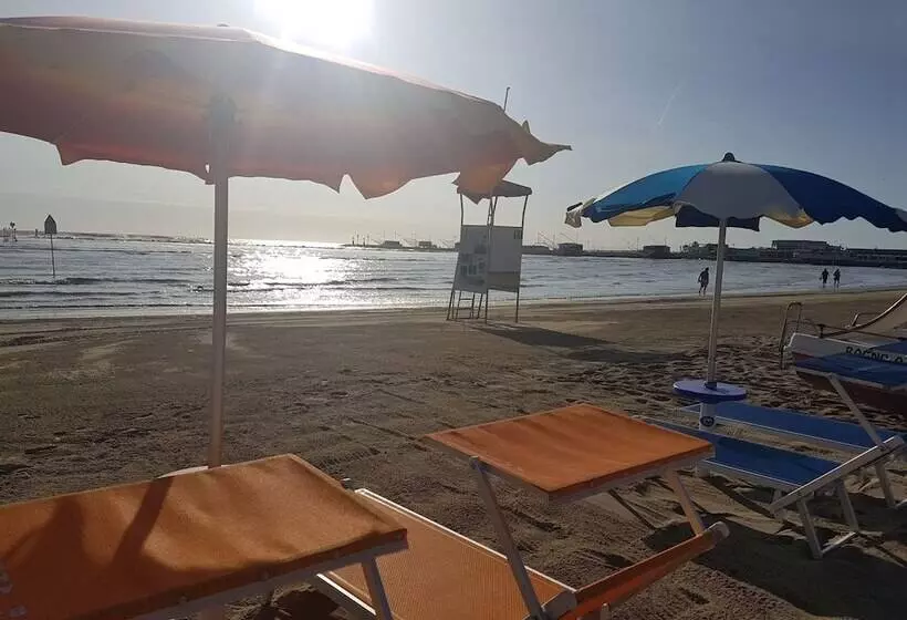 Hotel Promenade Universale