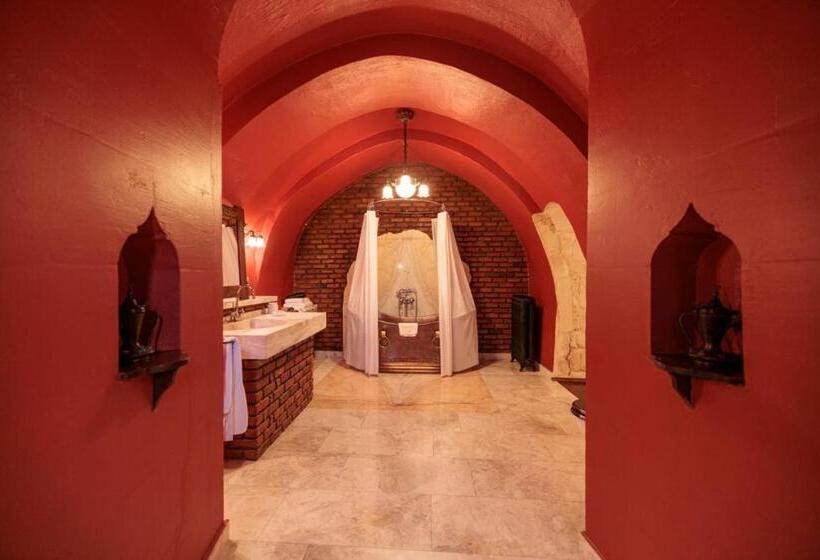 فندق Sacred House