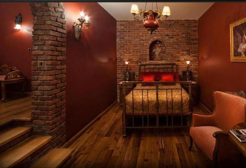 فندق Sacred House