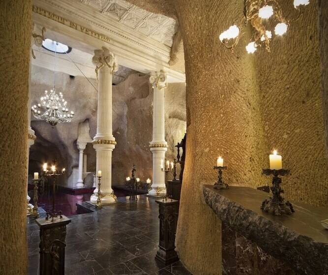 فندق Sacred House