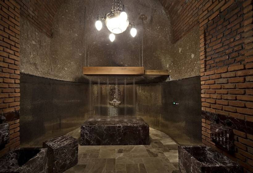 فندق Sacred House